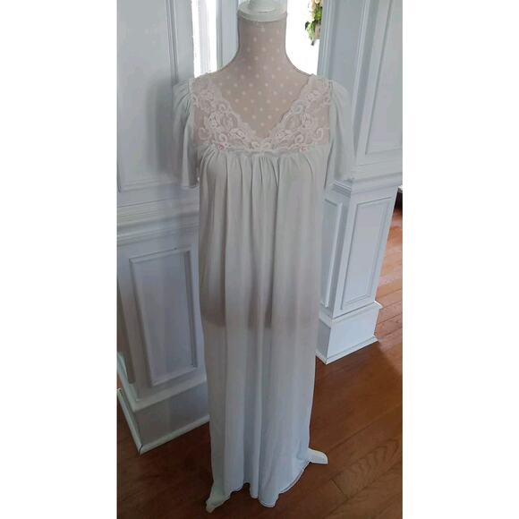 Vintage Vanity Fair Long Nightgown Size Small Pale Blue Lace & Flowers Neckline - Picture 1 of 10